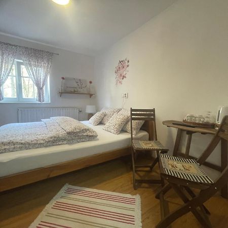 Pension Soutesky Hrensko Exterior photo